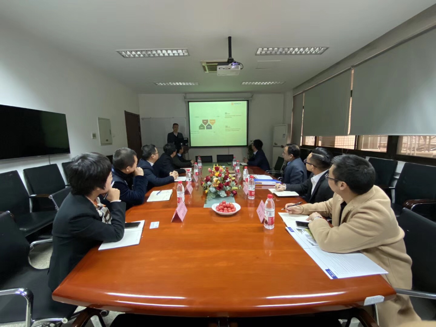 5de21c643c388.jpg 5de21c643c388.jpg